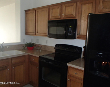 8125 Summergate Court - Photo Thumbnail 7