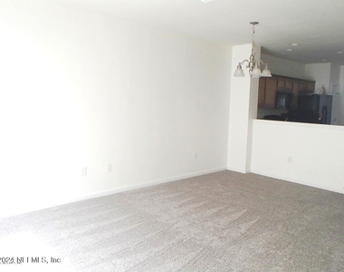 8125 Summergate Court - Photo Thumbnail 4