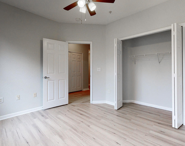 10075 Gate Parkway N - Photo Thumbnail 5