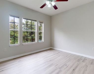 10075 Gate Parkway N - Photo Thumbnail 6