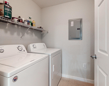 10075 Gate Parkway N - Photo Thumbnail 31