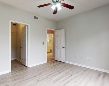10075 Gate Parkway N - Photo Thumbnail 8