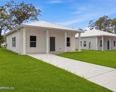12164 Lyons Street - Photo Thumbnail 2