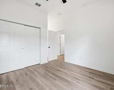 12164 Lyons Street - Photo Thumbnail 9