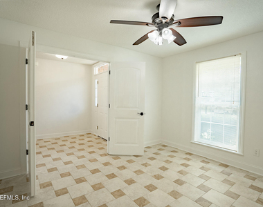 10355 Shelby Creek Road S - Photo Thumbnail 4
