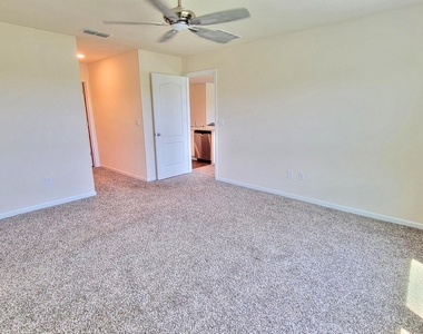 121 Aveiro Way - Photo Thumbnail 16