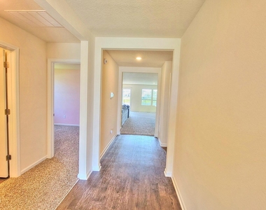 121 Aveiro Way - Photo Thumbnail 3