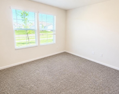 121 Aveiro Way - Photo Thumbnail 19