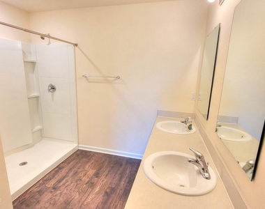 121 Aveiro Way - Photo Thumbnail 18