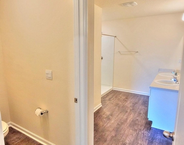 121 Aveiro Way - Photo Thumbnail 17