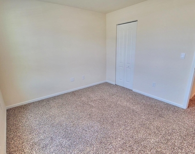 121 Aveiro Way - Photo Thumbnail 21
