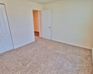 121 Aveiro Way - Photo Thumbnail 22