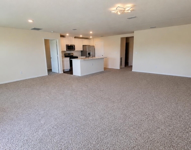 121 Aveiro Way - Photo Thumbnail 6