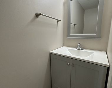 2543 Prairieview Lane S - Photo Thumbnail 7