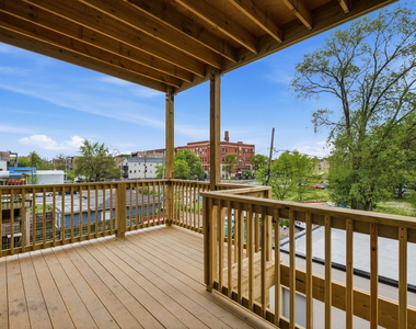 1544 S Sawyer Avenue - Photo Thumbnail 14