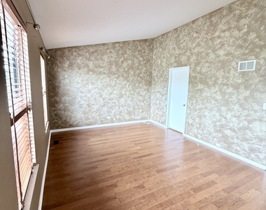1120 Keswick Lane - Photo Thumbnail 13
