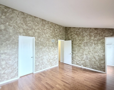 1120 Keswick Lane - Photo Thumbnail 15
