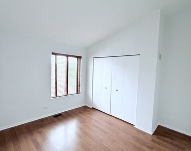 1120 Keswick Lane - Photo Thumbnail 11