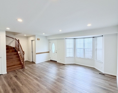 1120 Keswick Lane - Photo Thumbnail 3