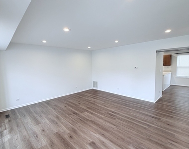 1120 Keswick Lane - Photo Thumbnail 2