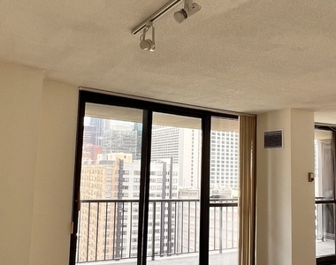 10 E Ontario Street - Photo Thumbnail 2