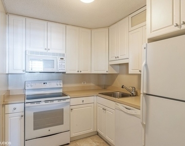 10 E Ontario Street - Photo Thumbnail 8
