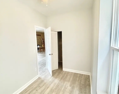 2238 S Homan Avenue - Photo Thumbnail 2