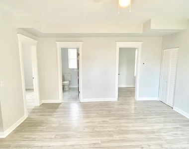 2238 S Homan Avenue - Photo Thumbnail 5