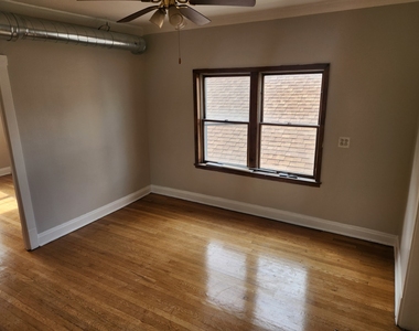 2835 W Byron Street - Photo Thumbnail 3