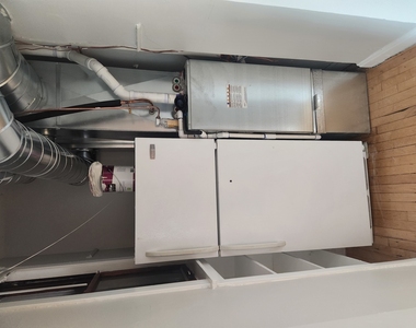 2835 W Byron Street - Photo Thumbnail 9