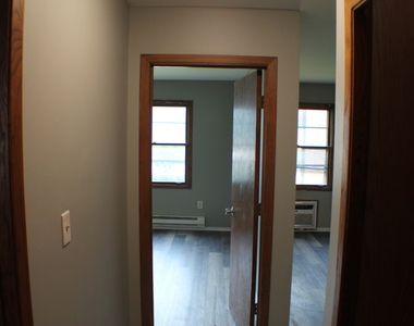 2902 31st Street - Photo Thumbnail 7