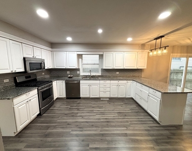 1101 N Princeton Avenue - Photo Thumbnail 3