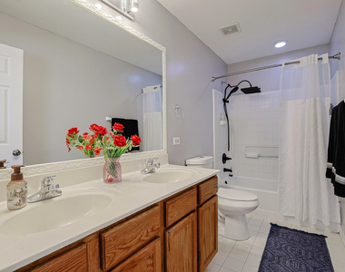 1854 S Fallbrook Drive - Photo Thumbnail 13