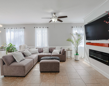1854 S Fallbrook Drive - Photo Thumbnail 4
