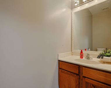 1854 S Fallbrook Drive - Photo Thumbnail 6