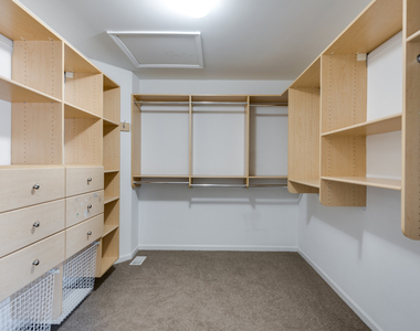 954 Campbell Drive - Photo Thumbnail 15
