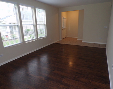 120 W Buckingham Drive - Photo Thumbnail 3
