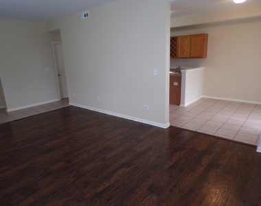 120 W Buckingham Drive - Photo Thumbnail 5