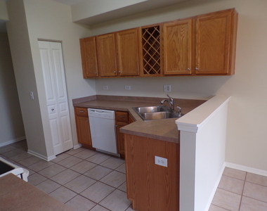 120 W Buckingham Drive - Photo Thumbnail 9