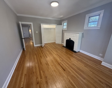 4956 N Harding Avenue - Photo Thumbnail 12