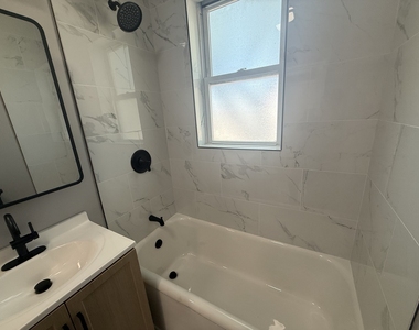 4956 N Harding Avenue - Photo Thumbnail 18