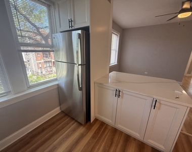 4956 N Harding Avenue - Photo Thumbnail 9