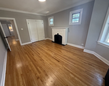4956 N Harding Avenue - Photo Thumbnail 13