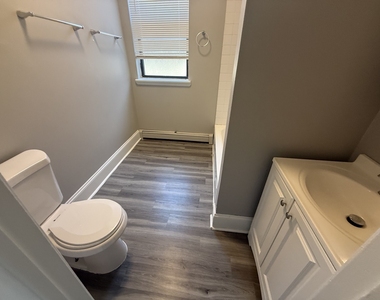 368 E 59th Street - Photo Thumbnail 12