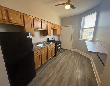 368 E 59th Street - Photo Thumbnail 8