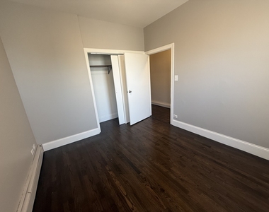 368 E 59th Street - Photo Thumbnail 7
