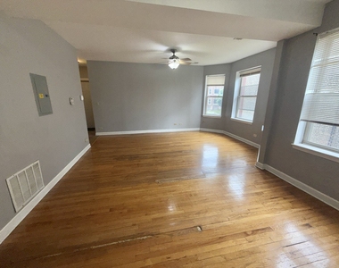 7722 S Cornell Avenue - Photo Thumbnail 1