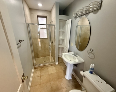 7722 S Cornell Avenue - Photo Thumbnail 7