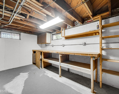 6661 Glenview Drive - Photo Thumbnail 20