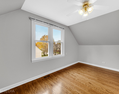 6661 Glenview Drive - Photo Thumbnail 15